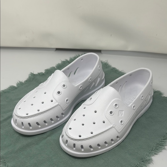Sperry Size 8 - Picture 1 of 4